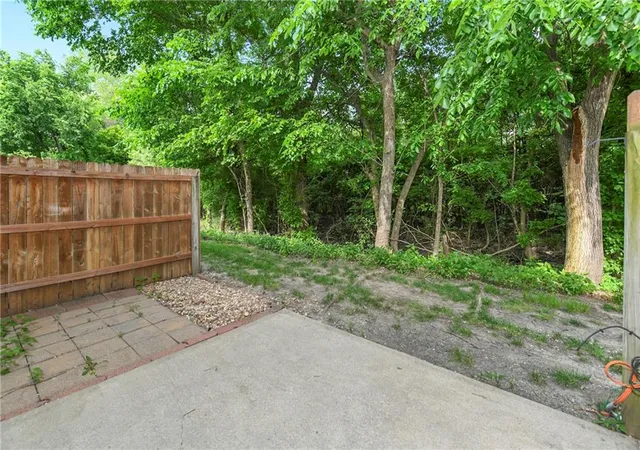 28th image of 6033 Ne Moonstone Dr, Lees Summit, MO 64064 | MLS# 2599055