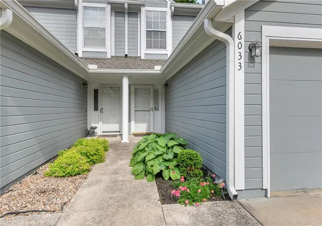 4th image of 6033 Ne Moonstone Dr, Lees Summit, MO 64064 | MLS# 2599055