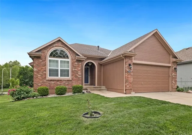 Photo 1 of Single family home for sale at 4421 Ne 72nd Terrace, Kansas City, MO 64119 | MLS# 2599261 | Listing updated on 2026-09-19