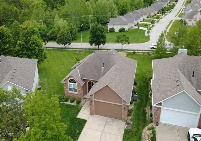 Photo 4 of House for sale at 4421 NE 72nd Terrace, Kansas City, MO 64119 | MLS# 2599261 | Listing updated on 2026-09-19