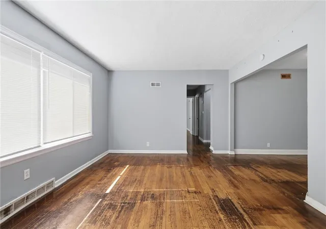 Photo 4 of Single family home for sale at 10600 Richmond Ave, Kansas City, MO 64134 | MLS# 2599268 | Listing updated on 2026-09-29