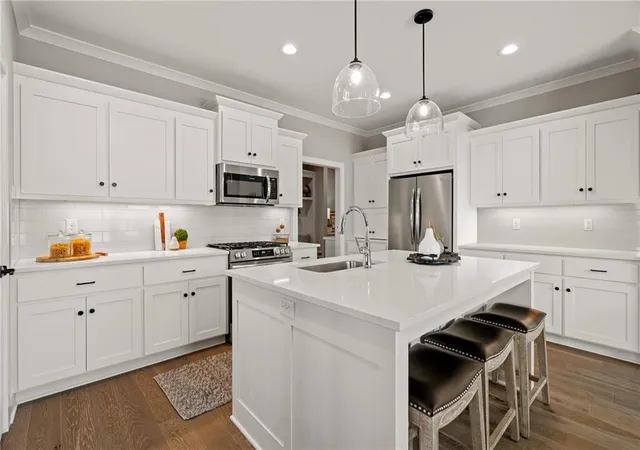 3rd image of 8279 Brockway St, Shawnee Mission, KS 66220 | MLS# 2599369
