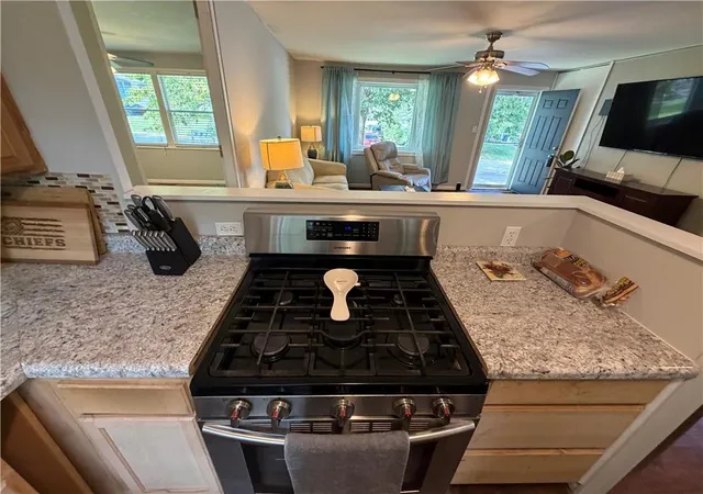 Photo 3 of Sale Pending at 4515 N Troost Ave, Kansas City, MO 64116 | MLS# 2599427 | Listing updated on 2026-09-23