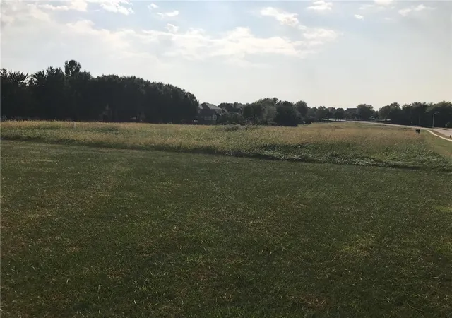3rd image of 12960 Quivira Rd, Overland Park, KS 66213 | MLS# 2599449
