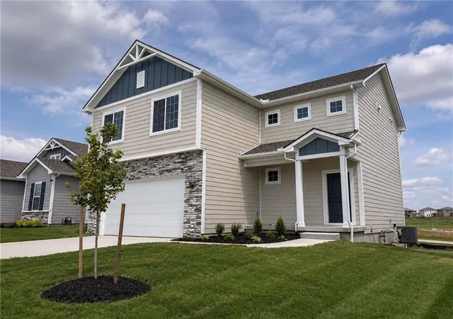 Photo 2 of Single family home for sale at 9641 N Colrain Ave, Kansas City, MO 64154 | MLS# 2600484 | Listing updated on 2026-09-21