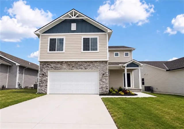 Photo 3 of Single family home for sale at 9641 N Colrain Ave, Kansas City, MO 64154 | MLS# 2600484 | Listing updated on 2026-09-21