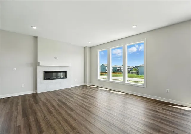 Photo 2 of Single family home for sale at 1929 Sw Hightown Dr, Lees Summit, MO 64082 | MLS# 2600493 | Listing updated on 2026-09-21