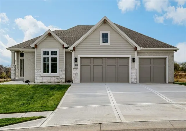 Photo 1 of Sale Pending at 9188 N Chestnut Ave, Kansas City, MO 64156 | MLS# 2600579 | Listing updated on 2026-02-05