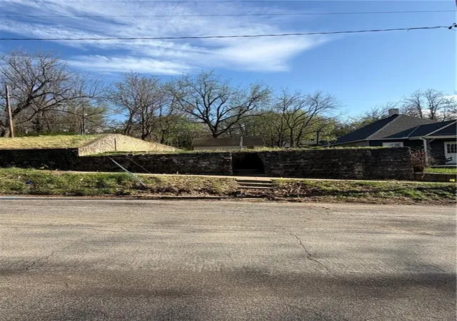 Photo 2 of Land for sale at 516 Blake St, Saint Joseph, MO 64504 | MLS# 2600581 | Listing updated on 2026-05-12