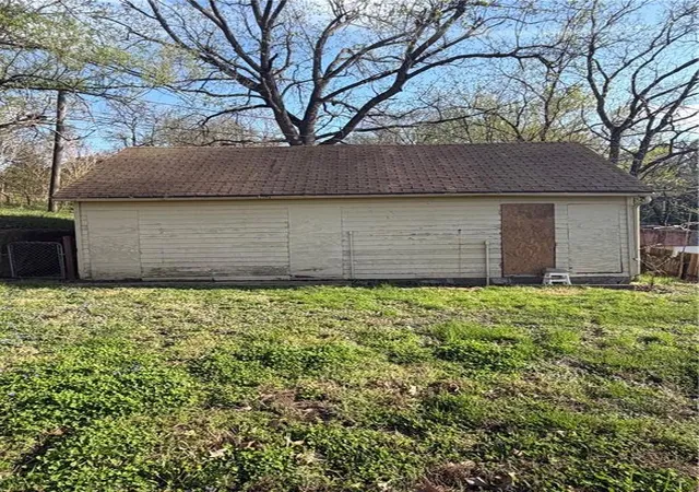 Photo 3 of Land for sale at 516 Blake St, Saint Joseph, MO 64504 | MLS# 2600581 | Listing updated on 2026-05-12