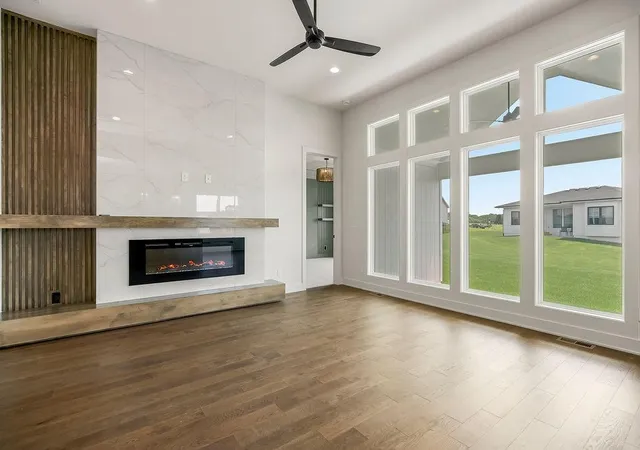3rd image of 2037 Sw Red Barn Ln, Lee's Summit, MO 64082 | MLS# 2600593