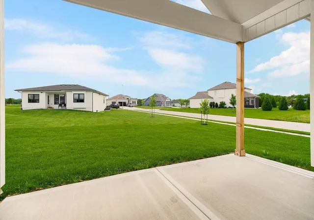 35th image of 2037 Sw Red Barn Ln, Lee's Summit, MO 64082 | MLS# 2600593