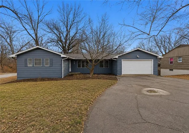 Homes for sale in Warrensburg, MO | 612 Christopher St, Warrensburg, MO 64093 | MLS# 2600650