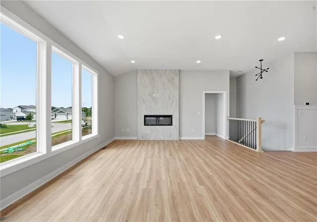 Photo 3 of Single family home for sale at 1925 Sw Hightown Dr, Lees Summit, MO 64082 | MLS# 2600661 | Listing updated on 2026-10-18