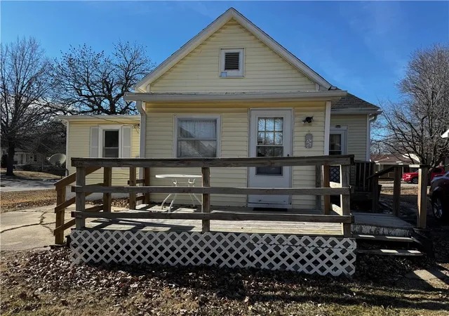 3rd image of 133 S Mulberry St, Maryville, MO 64468 | MLS# 2600861