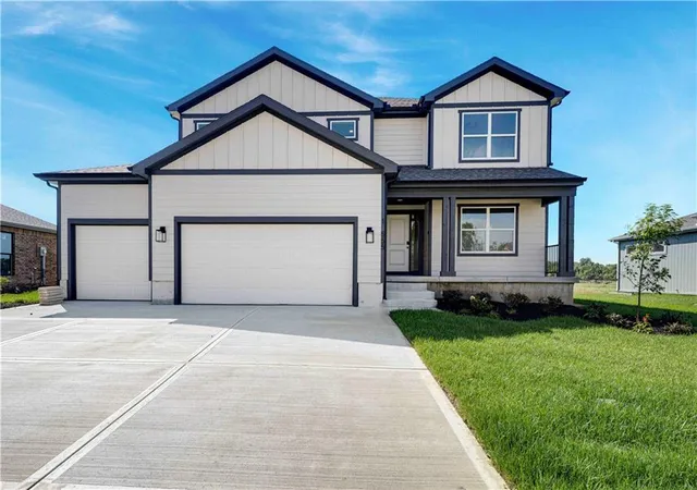 Single family home for sale at 18555 W 195 Street, Spring Hill, KS 66083 | MLS# 2600892