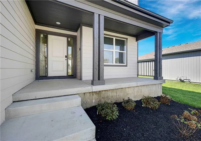 Photo 3 of Single family home for sale at 18555 W 195 Street, Spring Hill, KS 66083 | MLS# 2600892 | Listing updated on 2026-10-04