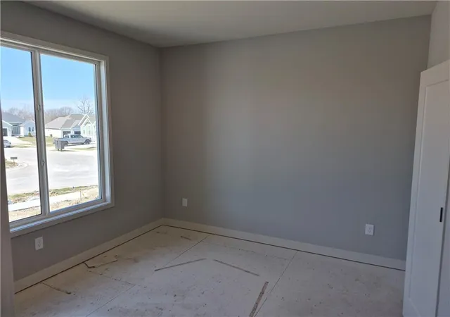 5th image of 4551 145Th Ter, Basehor, KS 66007 | MLS# 2600931
