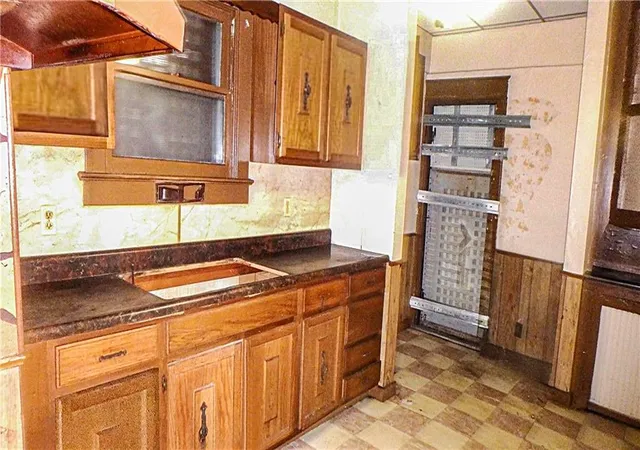 Photo 3 of Single family home for sale at 3427 Wabash Ave, Kansas City, MO 64109 | MLS# 2601074 | Listing updated on 2026-10-21