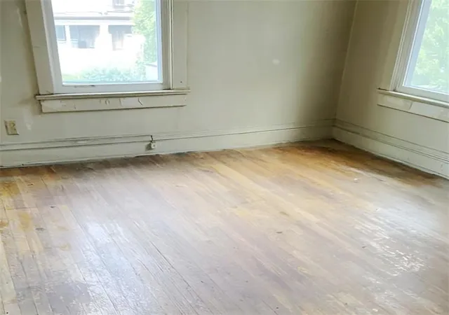 Photo 4 of Single family home for sale at 3427 Wabash Ave, Kansas City, MO 64109 | MLS# 2601074 | Listing updated on 2026-10-21