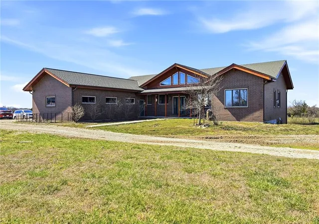 3rd image of 32846 Block Rd, Paola, KS 66071 | MLS# 2601113