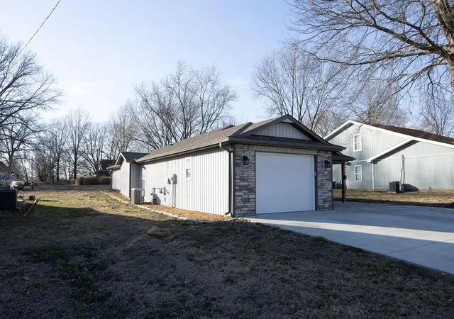 Photo 2 of Single family home for sale at 511 S 2nd Street, Odessa, MO 64076 | MLS# 2601188 | Listing updated on 2026-09-28