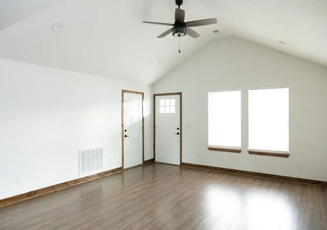 Photo 4 of Single family home for sale at 609 W Dryden St, Odessa, MO 64076 | MLS# 2601190 | Listing updated on 2026-09-28