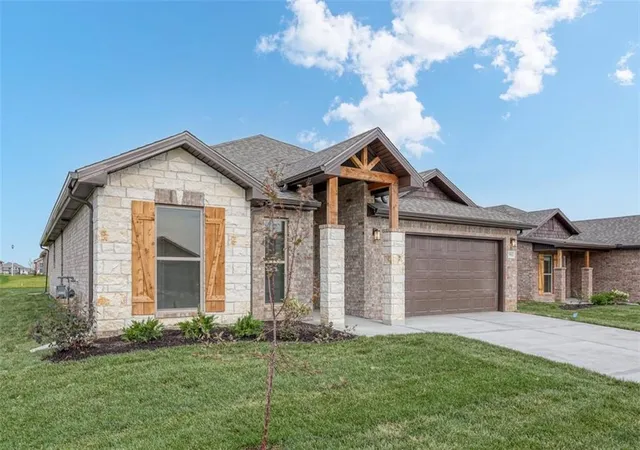 2nd image of 16782 S Hall St, Olathe, KS 66062 | MLS# 2601214