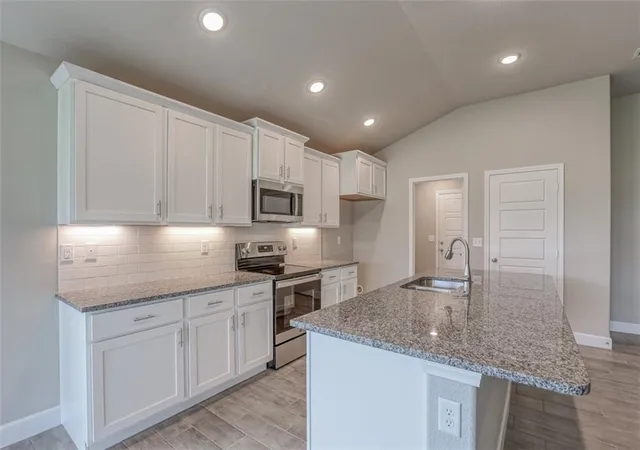 3rd image of 16782 S Hall St, Olathe, KS 66062 | MLS# 2601214