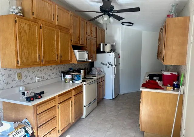 2nd image of 229 W 16th St, Maryville, MO 64468 | MLS# 2601277