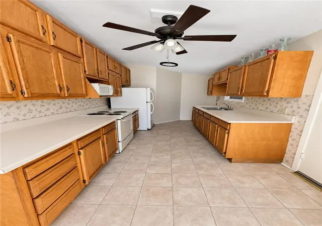 Photo 2 of Single family home for sale at 229 W 16th Street, Maryville, MO 64468 | MLS# 2601277 | Listing updated on 2026-10-27