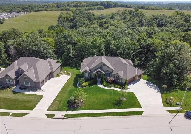 1st image of 6901 N Norton Ave, Kansas City, MO 64119 | MLS# 2601347