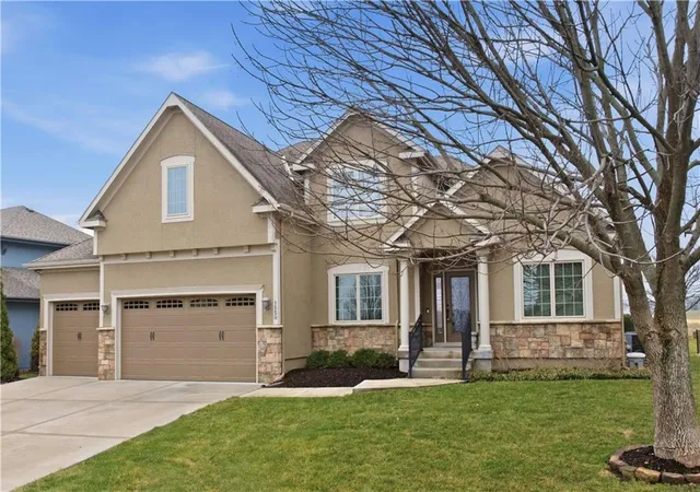 3rd image of 1559 Brompton Ln, Raymore, MO 64083 | MLS# 2601396
