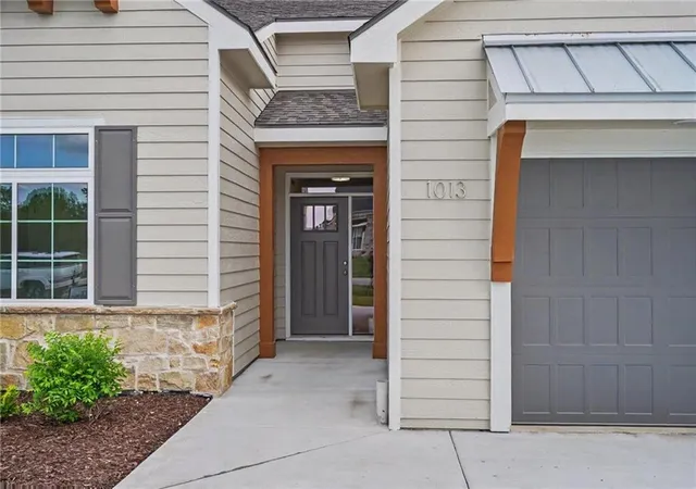 Homes for sale in Baldwin City, KS | 1013 Bluestem Cir, Baldwin City, KS 66006 | MLS# 2601673