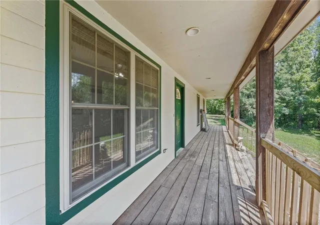 Homes for sale in Paola, KS | 30904 Pressonville Rd, Paola, KS 66071 | MLS# 2601689