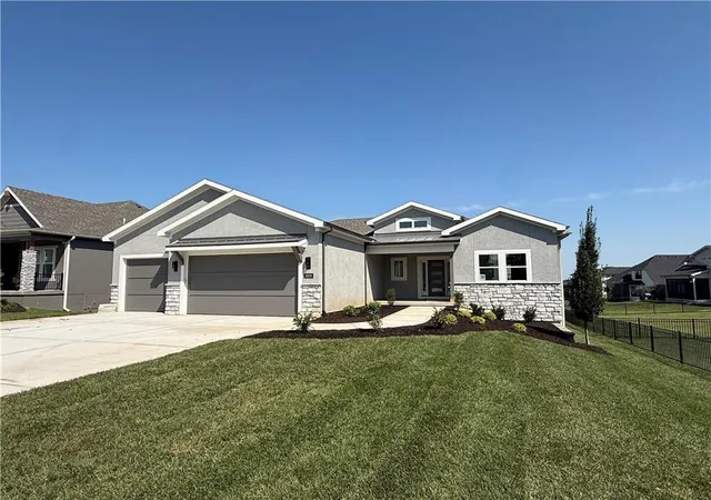 1st image of 3808 W 187th Street, Stilwell, KS 66085 | MLS# 2601714