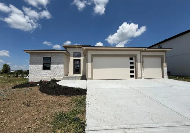 Homes for sale in Lee's Summit, MO | 27604 E 128th Ct, Lee's Summit, MO 64086 | MLS# 2601770