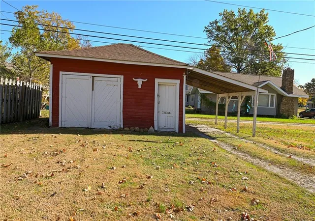 Homes for sale in El Dorado Springs, MO | 909 S Main St, El Dorado Springs, MO 64744 | MLS# 2601816