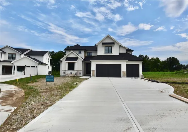 1st image of 8369 Ne 77th Ter, Kansas City, MO 64158 | MLS# 2602013