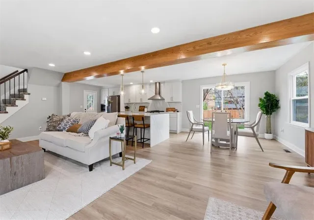 3rd image of 39 W 70Th Ter, Kansas City, MO 64113 | MLS# 2602018