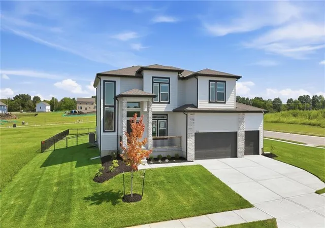 Photo 2 of Single family home for sale at 1513 Se Rising Sun Dr, Lees Summit, MO 64082 | MLS# 2602036 | Listing updated on 2026-10-04