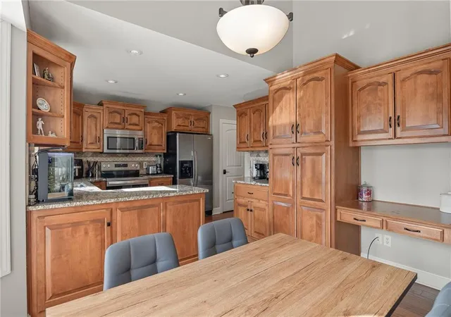 Photo 4 of Sale Pending at 4704 Donnelly Dr, Saint Joseph, MO 64506 | MLS# 2602150 | Listing updated on 2026-08-09