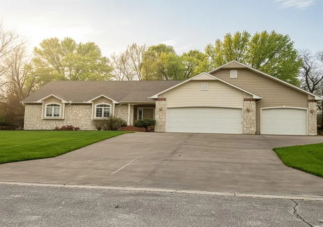 Photo 1 of Sale Pending at 707 Deer Trl St, Parsons, KS 67357 | MLS# 2602173 | Listing updated on 2026-09-13