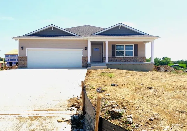 1st image of 21065 W 217th Street, Spring Hill, KS 66083 | MLS# 2602248
