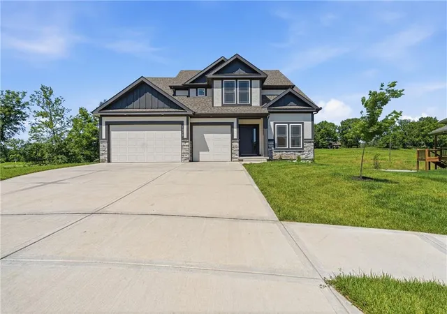 3rd image of 1972 Longview Dr, Liberty, MO 64068 | MLS# 2602403