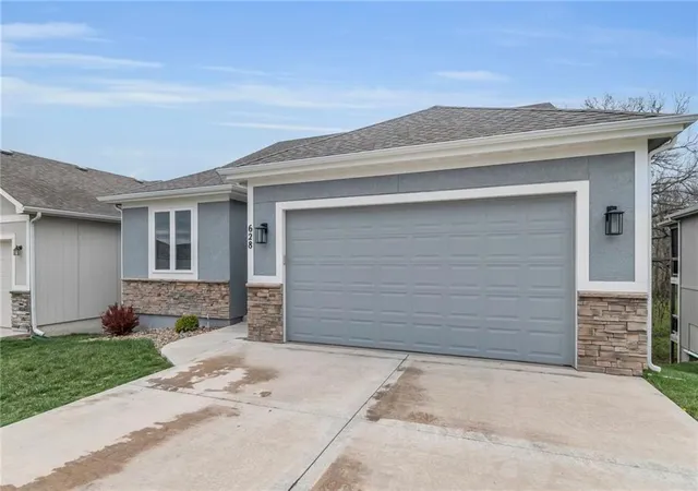 Photo 3 of Single family home for sale at 628 Nw 110th Street, Kansas City, MO 64155 | MLS# 2602421 | Listing updated on 2026-09-09