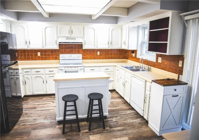 3rd image of 5506 Nw Verlin Dr, Kansas City, MO 64152 | MLS# 2602434