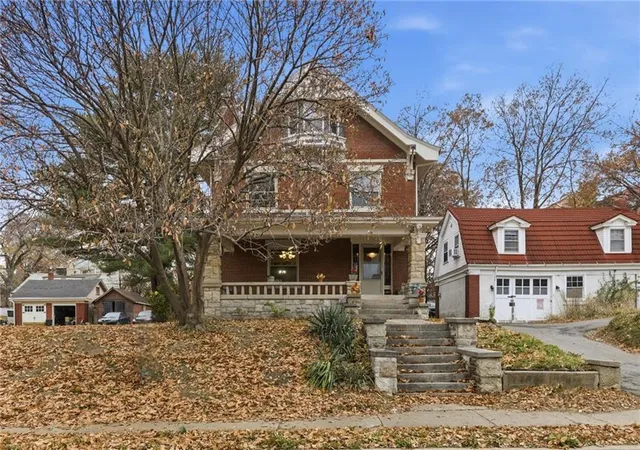 3rd image of 3516 Charlotte St, Kansas City, MO 64109 | MLS# 2602498