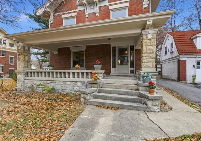 4th image of 3516 Charlotte St, Kansas City, MO 64109 | MLS# 2602498