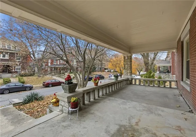5th image of 3516 Charlotte St, Kansas City, MO 64109 | MLS# 2602498